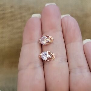 CRYSTAL SKULL ROSE GOLD EARRINGS